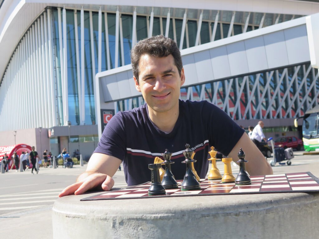 El bonaerense Peralta y el salteño Acosta vuelven a igualar por la Copa del Mundo de ajedrez en Bakú