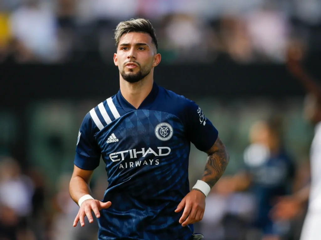 El delantero argentino "Taty" Castellanos fue presentado en Lazio