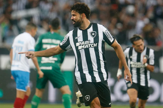 El líder Botafogo vence a Bahia por 3 a 0 en el Brasileirao