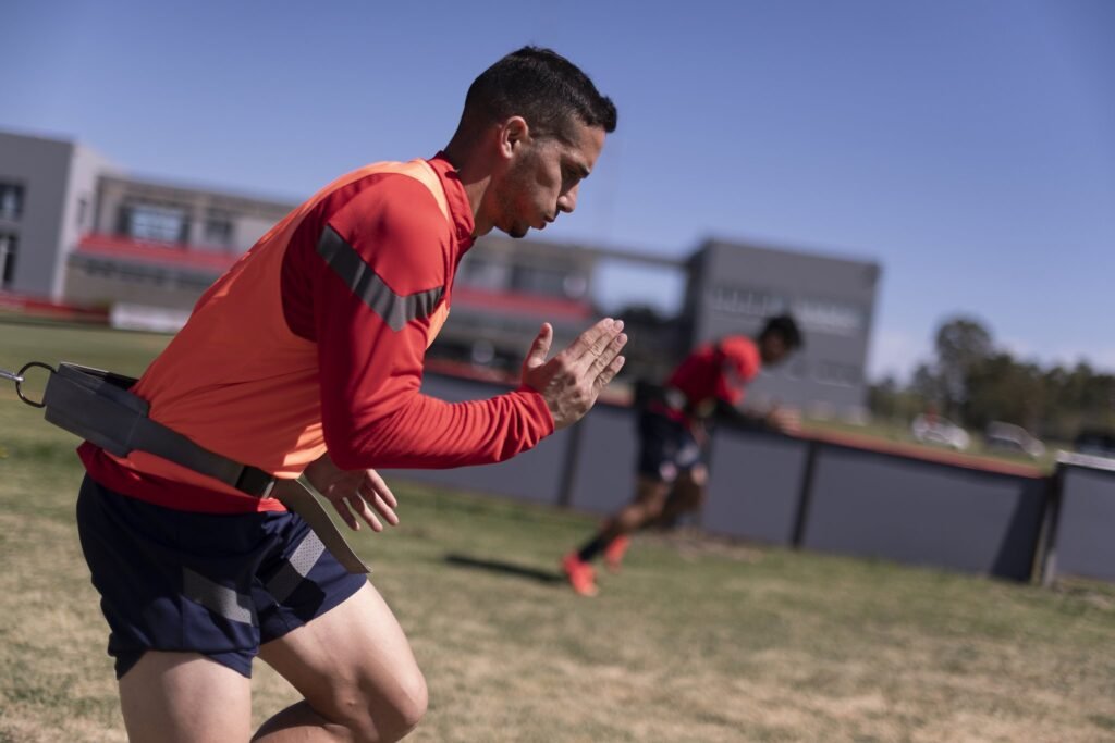 Carlos Tevez recupera lesionados en Independiente