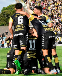 Almirante Brown accedió a la final de la Primera Nacional y definirá con Independiente Rivadavia