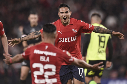 Independiente goleó a Barracas Central antes de visitar a River