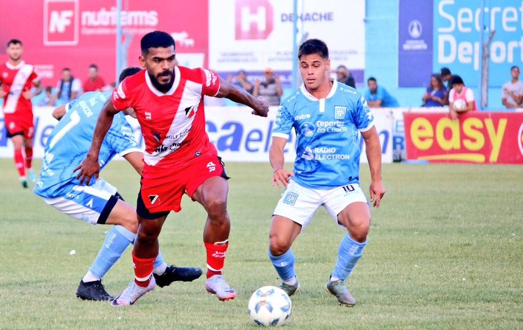 Estudiantes de Río Cuarto y Deportivo Maipú igualaron si goles en la ida