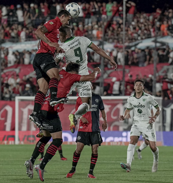 Sarmiento sorprendió a Newell's en Rosario y ganó después de nueve fechas