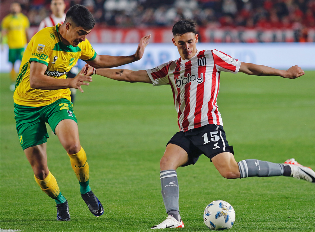 Estudiantes venció a Defensa y Justicia y se afianzó en la zona de copas