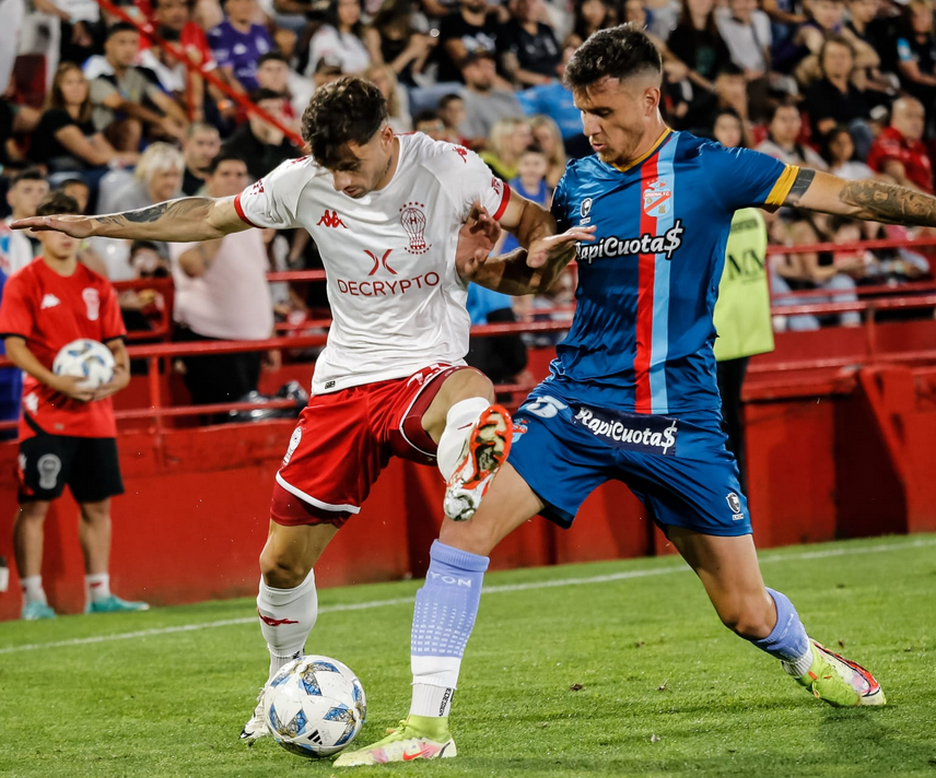 Huracán sufrió pero venció a Arsenal y se salvó del descenso