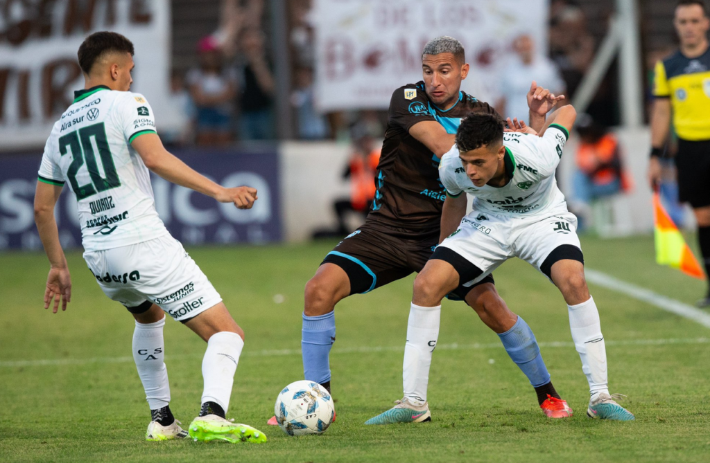 Sarmiento cae en Vicente López pero sigue en la Liga Profesional