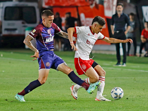Estudiantes y Lanús empatan en La Plata