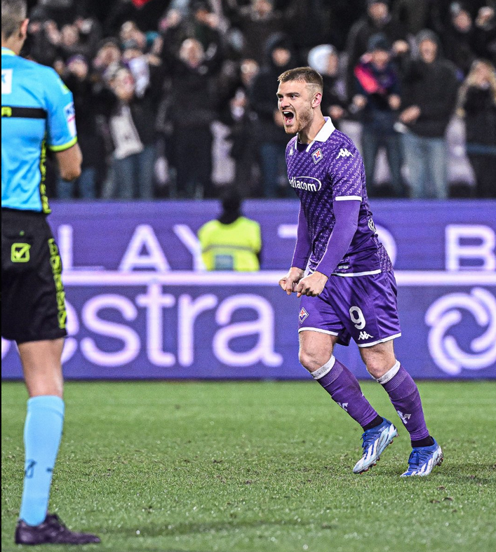 Beltrán convirtió uno de los penales con los que Fiorentina eliminó a Parma