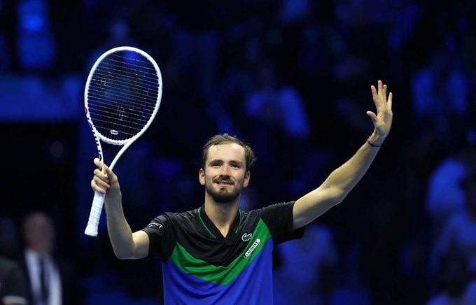 Medvedev, Tsitsipas y otros favoritos que sufren para avanzar en Melbourne