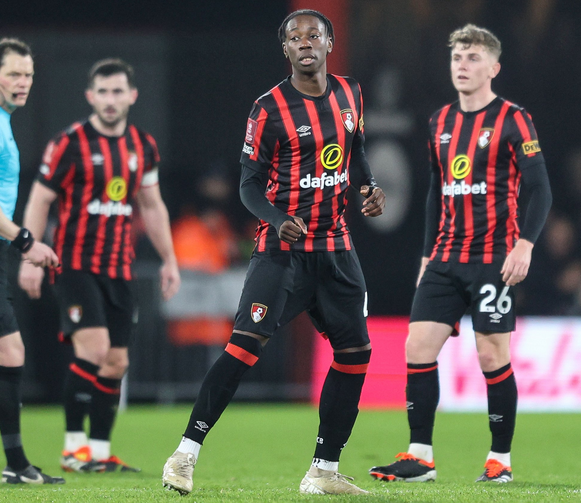 Bournemouth de argentino Senesi goleó a Swansea por la FA Cup inglesa