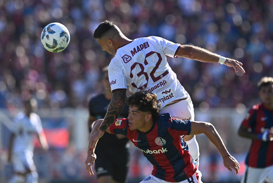 Lanús dio el golpe sobre el final y amargó a San Lorenzo