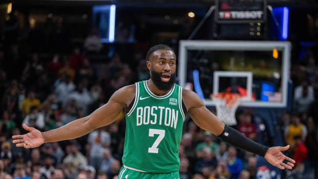 El puntero Boston Celtics perdió en su visita a Indiana Pacers por 133 a 131