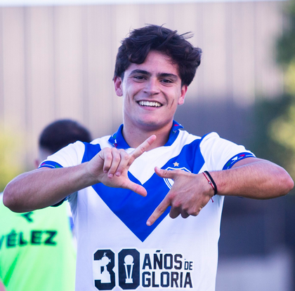 Vélez derrotó 2 a 1 a Deportivo Riestra en el Bajo Flores