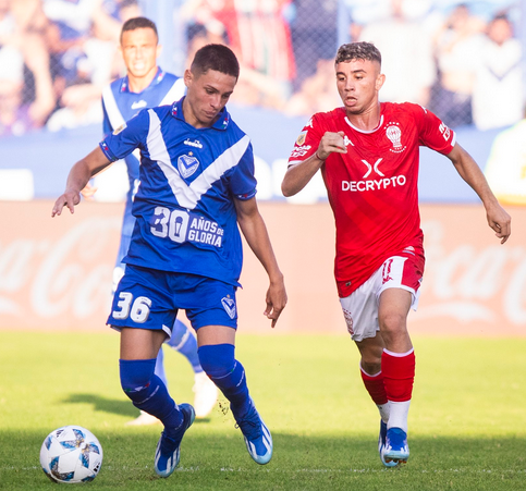 Vélez derrotó 1 a 0 a Huracán con un agónico gol de Emanuel Mammana
