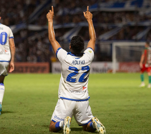 Vélez derrotó a Sportivo Las Parejas y avanzó a los 16avos de final de Copa Argentina