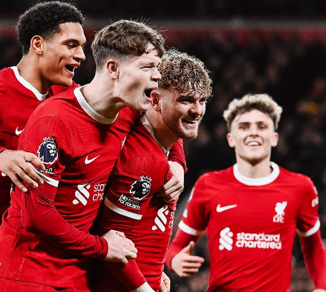 Liverpool le ganó a Luton Town y se afirmó en la punta de la Premier League