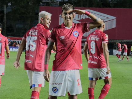 Argentinos derrotó a Platense y es líder de la Zona A de la Copa de la Liga