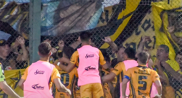 Mitre de Santiago del Estero aprovecha el bajón de Belgrano y le da otro empujón en Copa Argentina