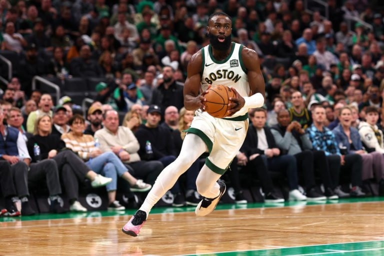 Los Boston Celtics primeros clasificados a los Playoffs, Resumen de la NBA