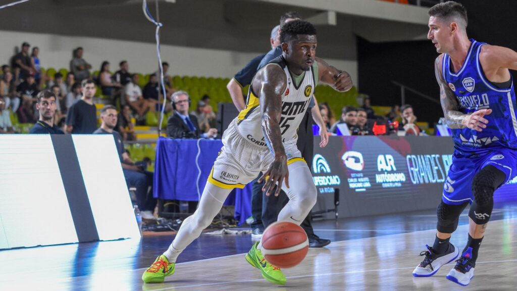 Con Deshields y Thomas como figuras, Comunicaciones recuperó la sonrisa en La Rioja