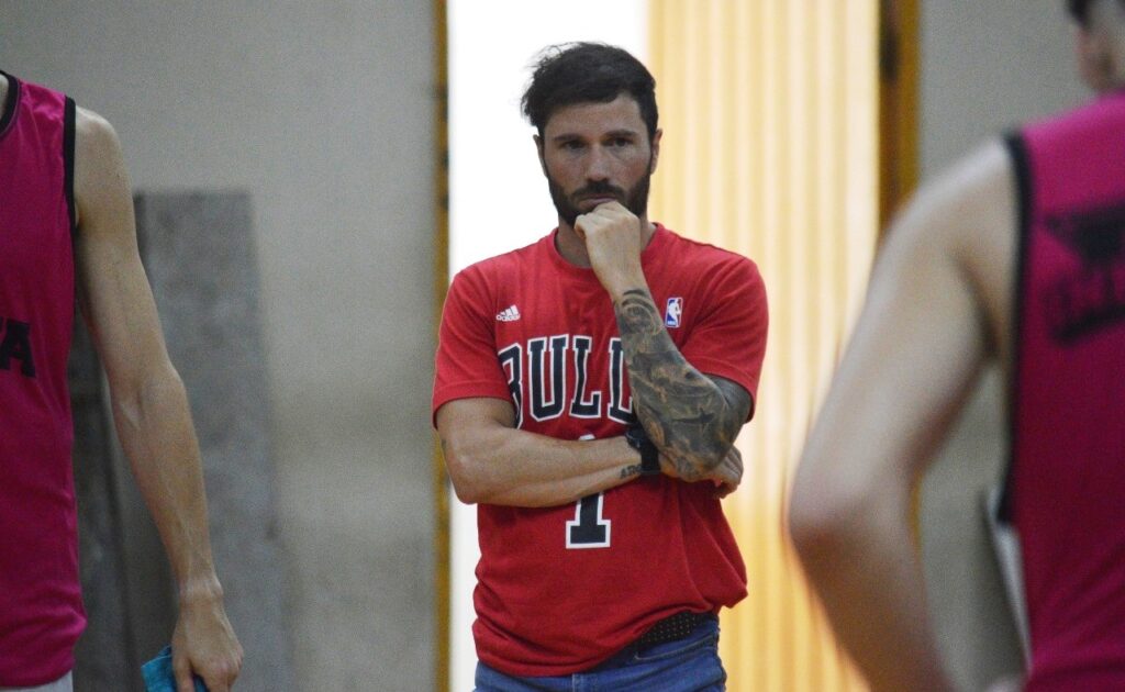 Gabriel Cecilia Bonari es el psicólogo social deportivo de Los Infernales