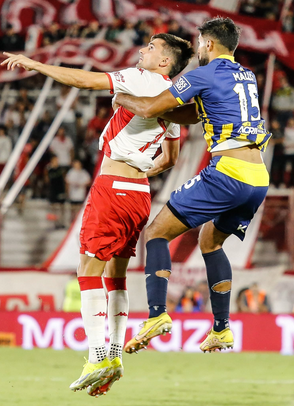 Huracán volvió al triunfo y cortó la racha del campeón Rosario Central