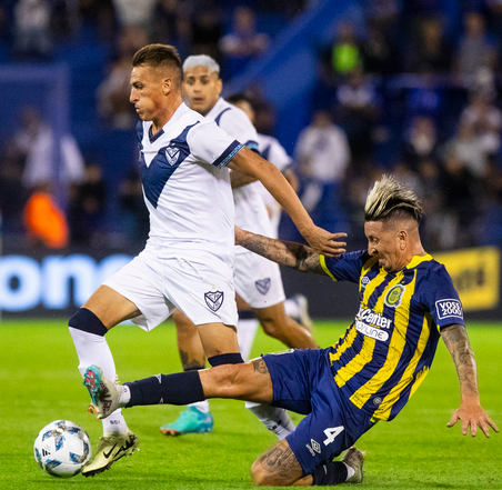 Vélez derrotó a Rosario Central y se metió en puestos de clasificación