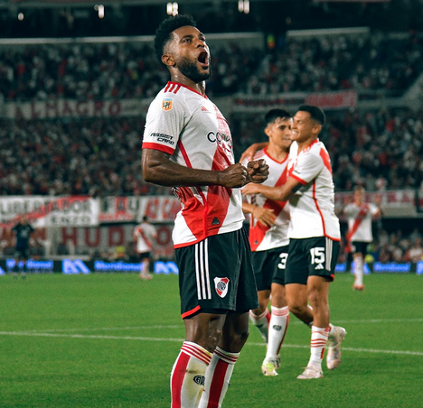 River Plate le ganó 2-0 a Independiente Rivadavia por un doblete de Borja