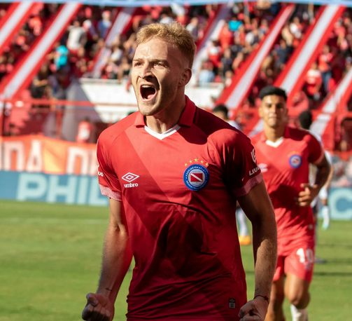 Argentinos derrotó a Gimnasia y es uno de los punteros del Grupo A