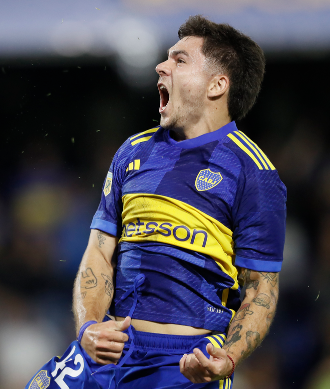 Boca le ganó 4-2 a Racing en un partidazo en La Bombonera y se acercó a los puestos de clasificación de la Copa de la Liga