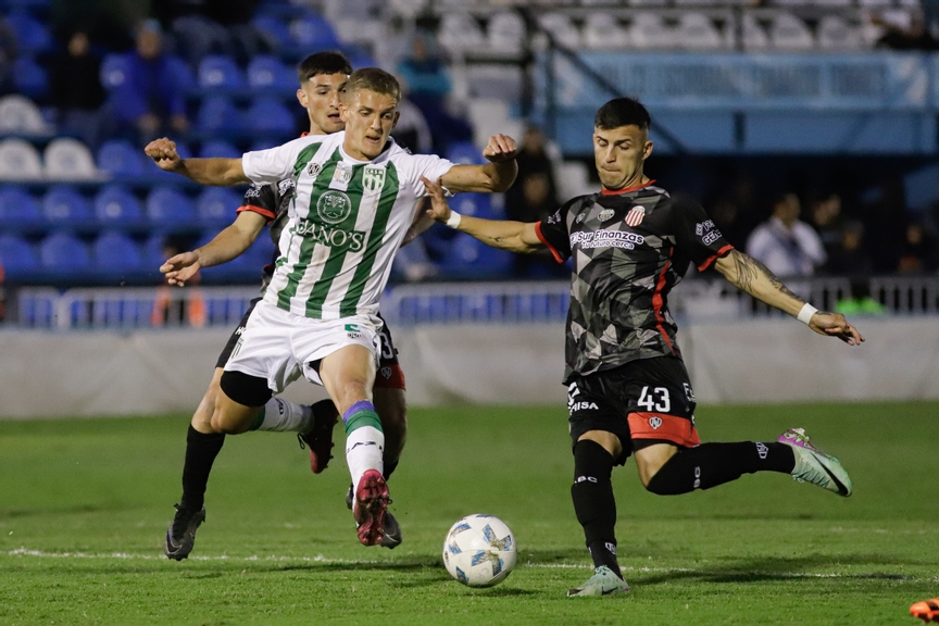 Barracas Central pasa por penales ante San Miguel, que no le cobraron un penal
