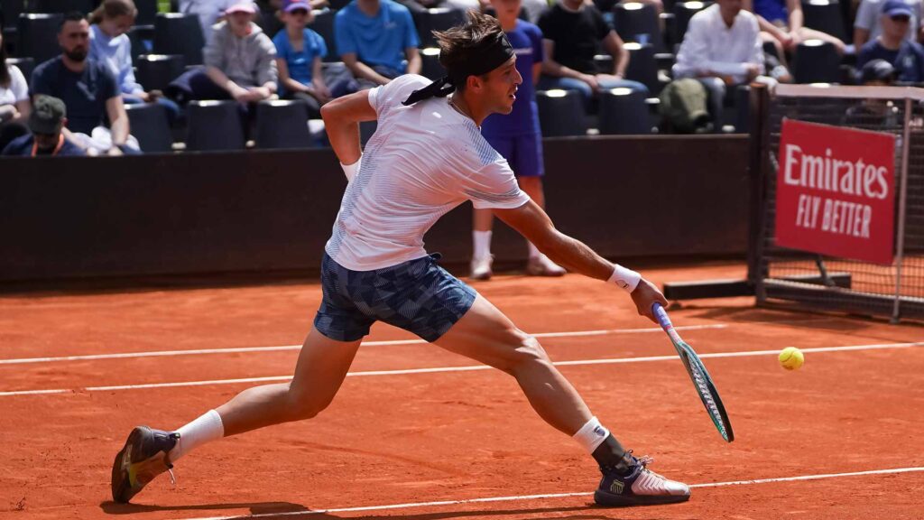 Etcheverry se estrenó con triunfo en Paris