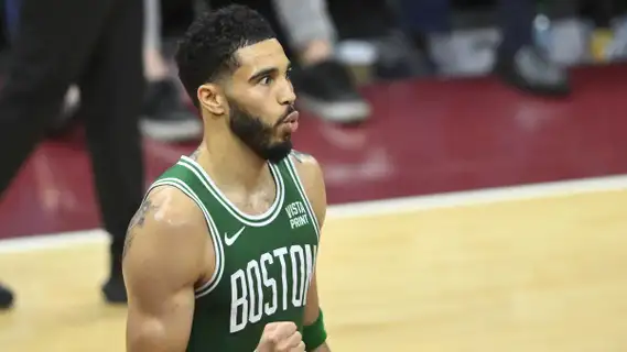 Los Celtics toman control de la serie tras derrotar a los Cavs