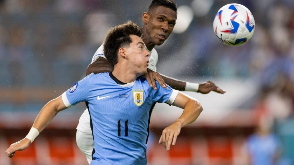 Uruguay de Marcelo Bielsa vence a Panamá