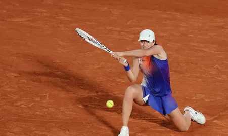 Swiatek vence a Paolini y obtiene el triplete en Roland Garros 