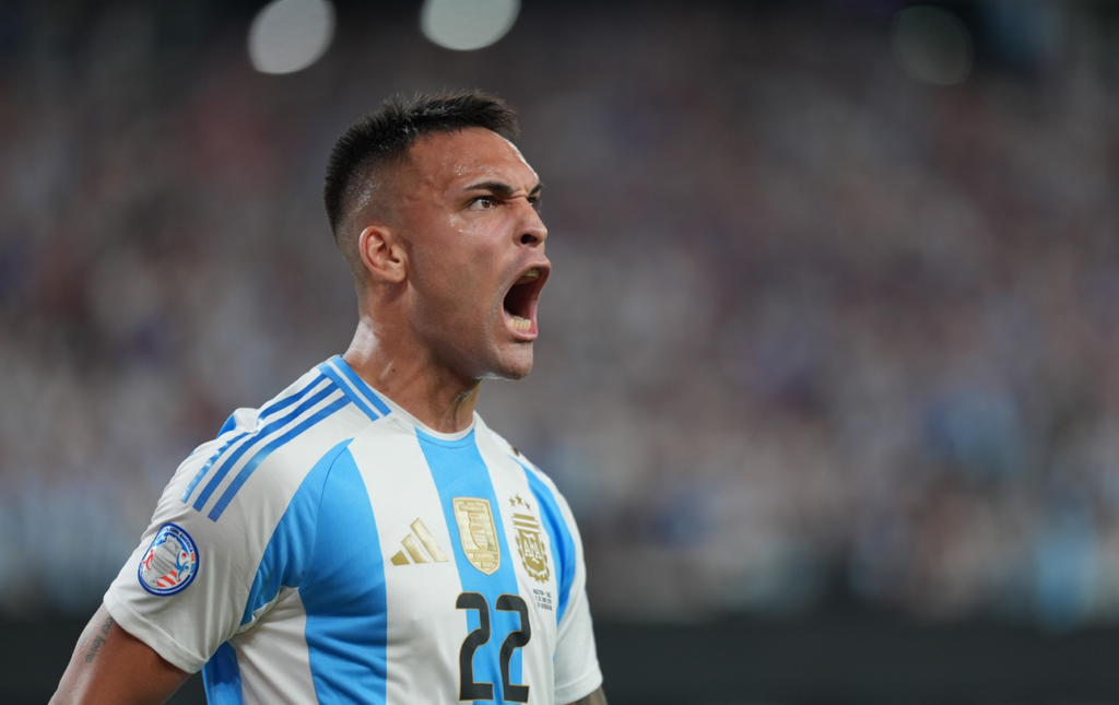 Argentina venció a Chile y clasificó a cuartos de la Copa América 