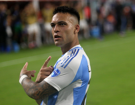 Argentina venció a Peru y clasificó invicto en la Copa América 