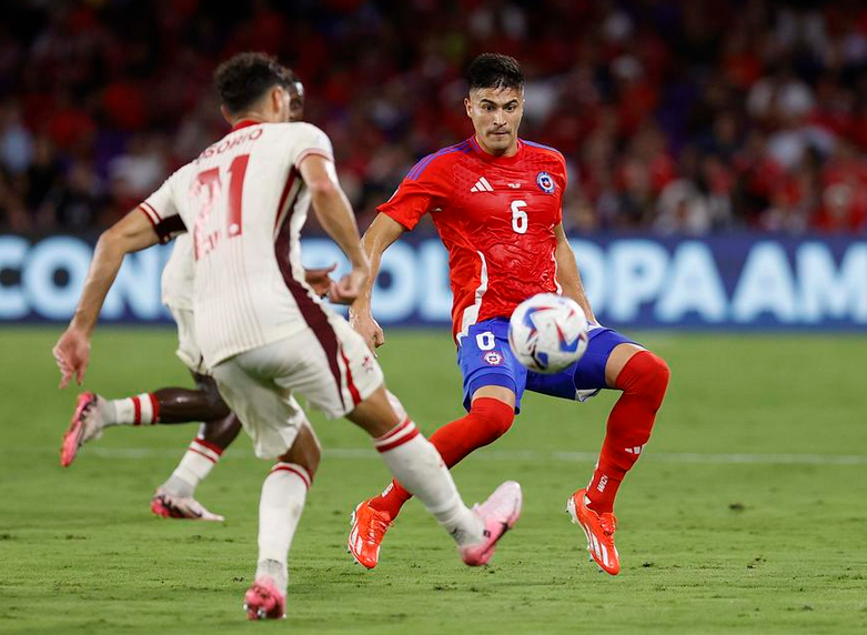 Canada clasificó a los cuartos de final tras empatar contra Chile