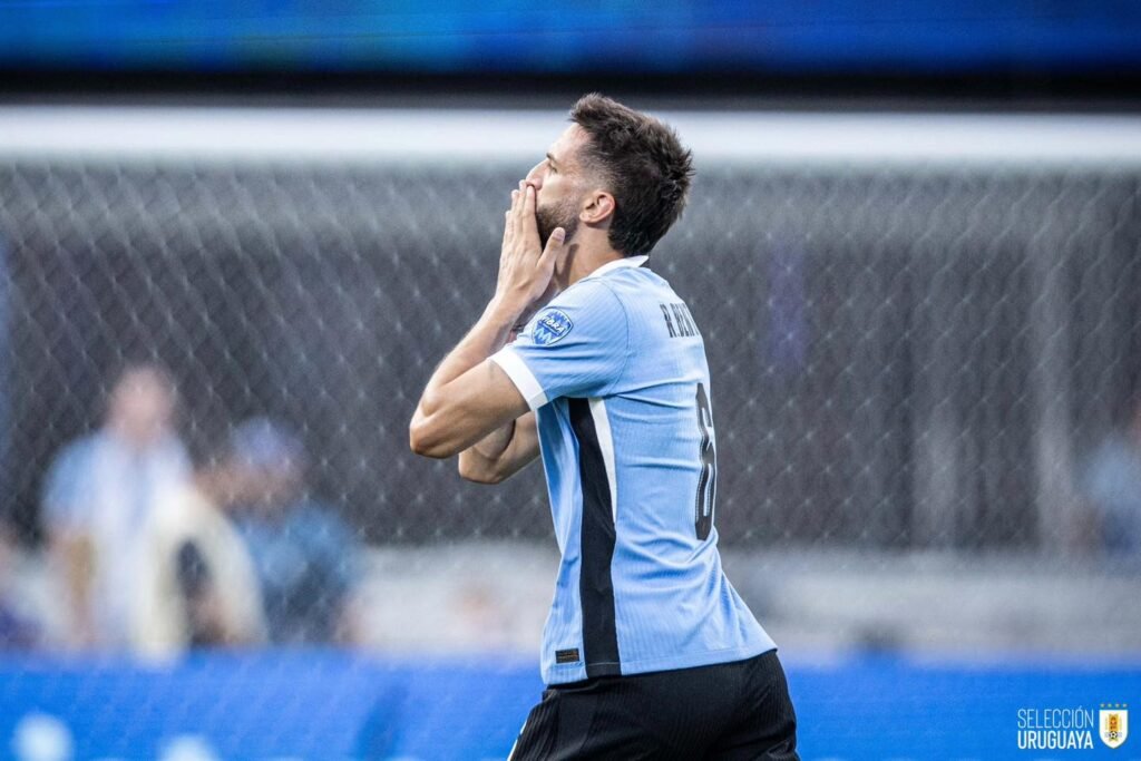 Suárez rescata a Uruguay, que se queda con el tercer puesto