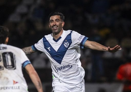 Vélez vence a Platense en Vicente López