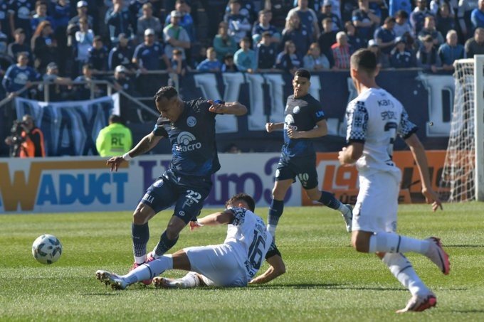 Independiente Rivadavia gana y sueña con la punta