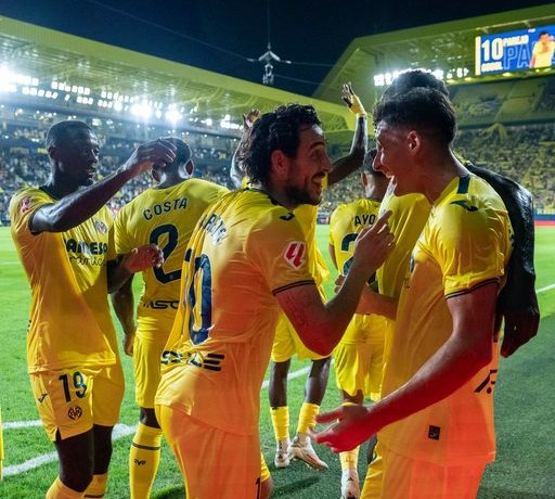 El Submarino Amarillo se hace fuerte de local