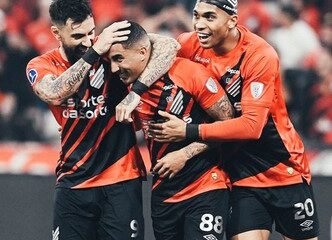 Atlético Paranaense le ganó a Belgrano, 2 a 1, por el partido de ida de los octavos de final de la Copa CONMEBOL Sudamericana.