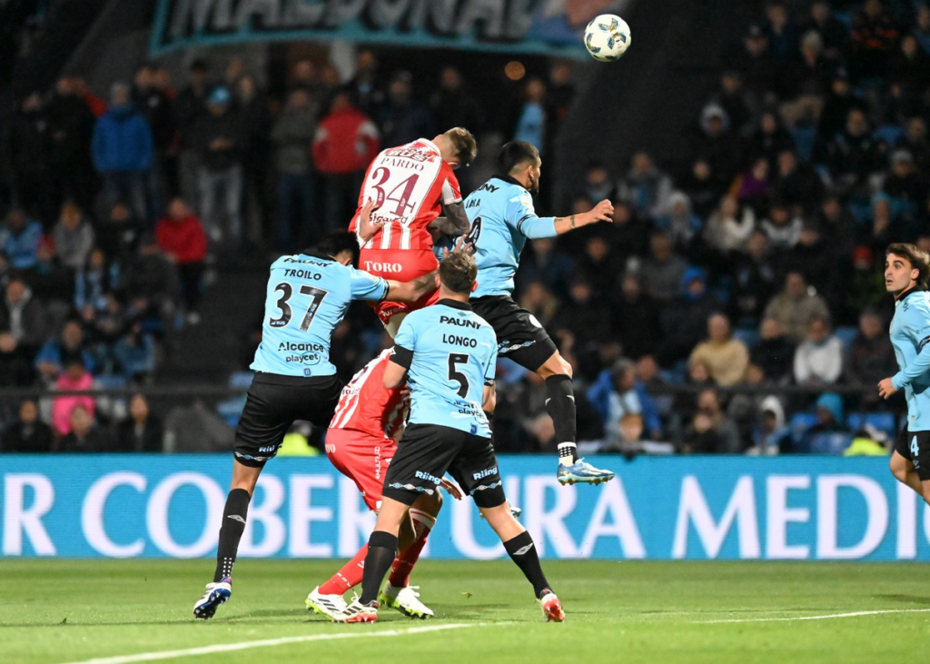 Unión empató contra Belgrano por el Torneo de la Liga