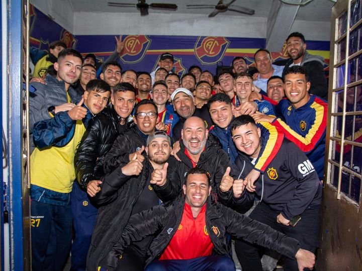 Colegiales domina a Los Andes y se reencuentra con la cima del Torneo Clausura