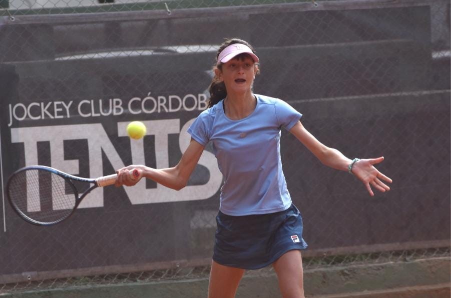 Florencia Mardones avanza a cuartos de final en Punta del Este tras una emocionante victoria