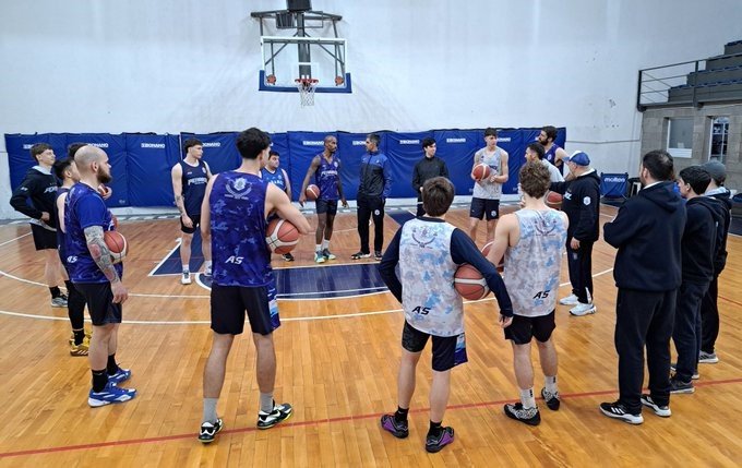 Preparación de Peñarol de Mar del Plata para la Liga Nacional de Básquet