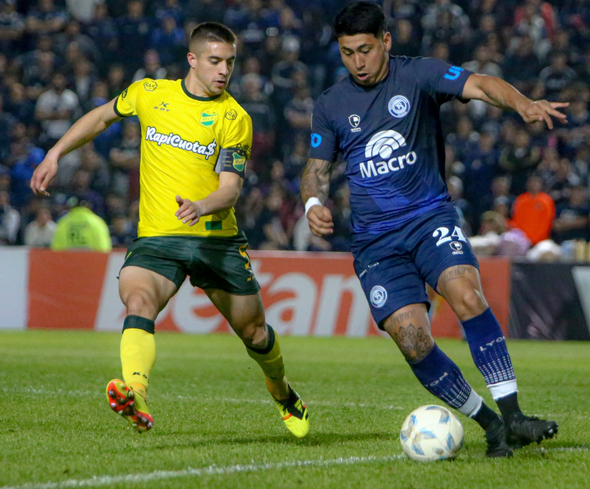 Independiente Rivadavia Consigue una Victoria Crucial Sobre Defensa y Justicia