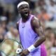 Tiafoe avanza a semifinales del US Open tras la retirada de Dimitrov y se prepara para un duelo local contra Fritz